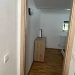 Apartma Elza *