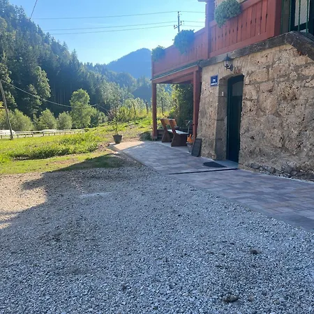 شقة Apartma Elza Tržič