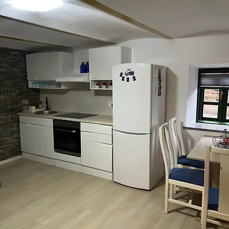 Apartma Elza *