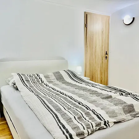 Apartment Apartma Elza *